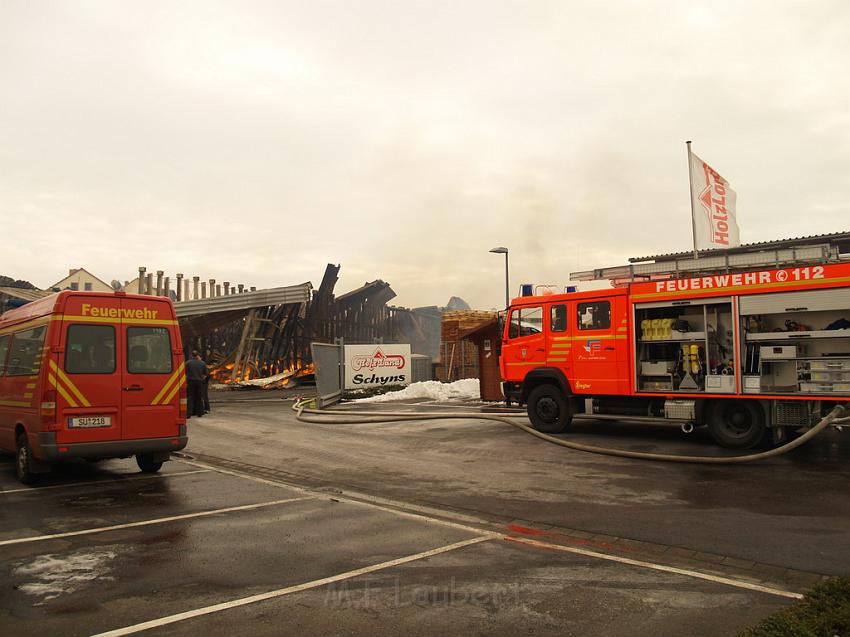 Grossbrand Holzlager Siegburg Industriestr P300.JPG